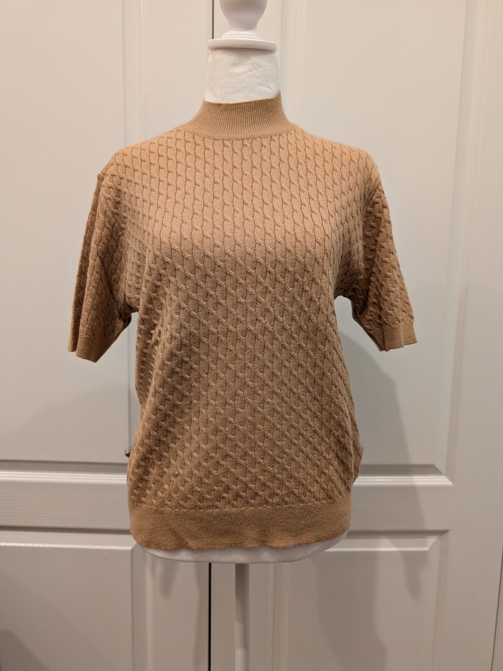 Short-Sleeve Textured Knit Top in Camel